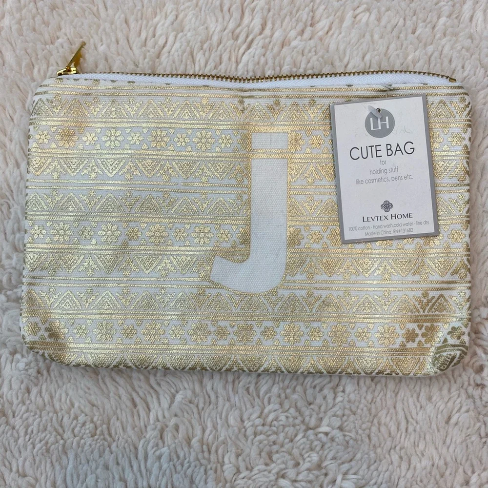 Pouch - Picture 1 of 3